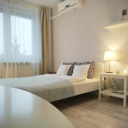 White Almond Apartment Budapeste Exterior foto